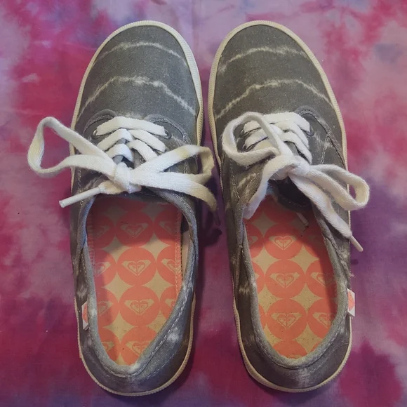 ROXY Tie Dye Canvas Sneakers: Size 6.5 - Picture 4 of 6
